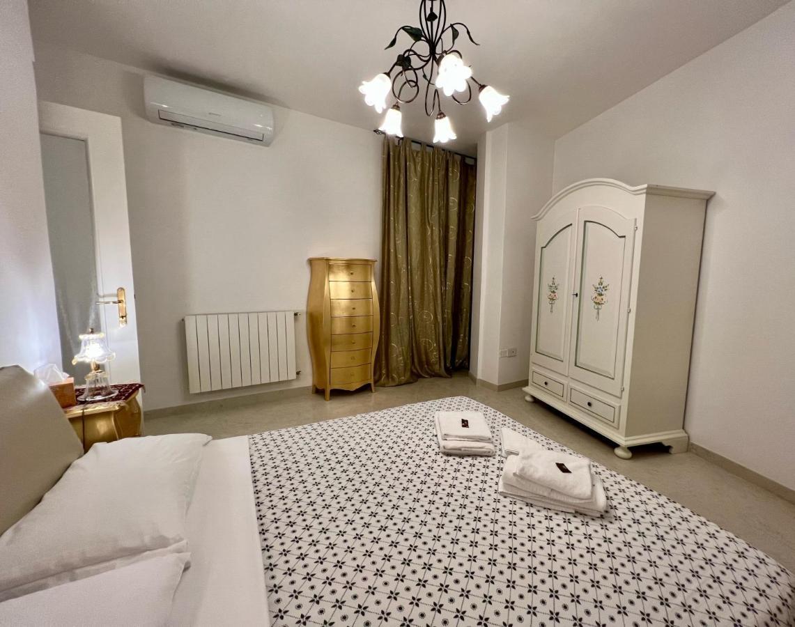 Appartamento Via Antica Padenghe sul Garda Bagian luar foto
